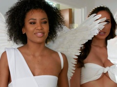 Angels Demi Sutra, Molly Stewart and Desiree Dulce's heavenly hookup