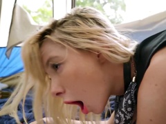 Cuckold is watching his wife while that dude fucks her