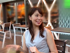 美人奥さんをナンパ一見すると清楚＆上品なのにセックスが始まると豹変