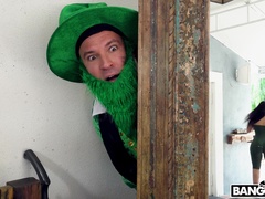 Irish mom gets massive inches in her premium holes