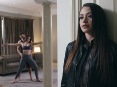 Sexy raven haired MILF Sovereign Syre treats her stud with nice footjob