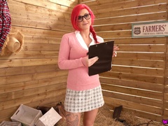 Bright pink haired sweetheart Roxi Keogh exposes big boobs and rubs clit