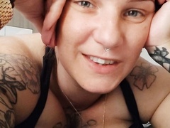 Vends-ta-culotte - Humiliation for submsisive man by French tattooed dominatrix