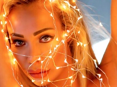 Sensual angels Chessie Kay and Inna Innaki share a big dick