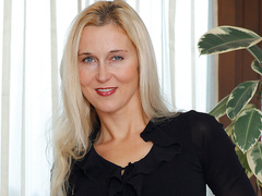 Sexy Milf Shows Off Hot Body And Has Dildo Fun - MatureNL